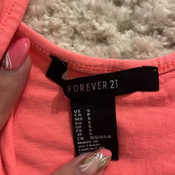 Forever 21 pink crop tshirt - Picture 2 of 2